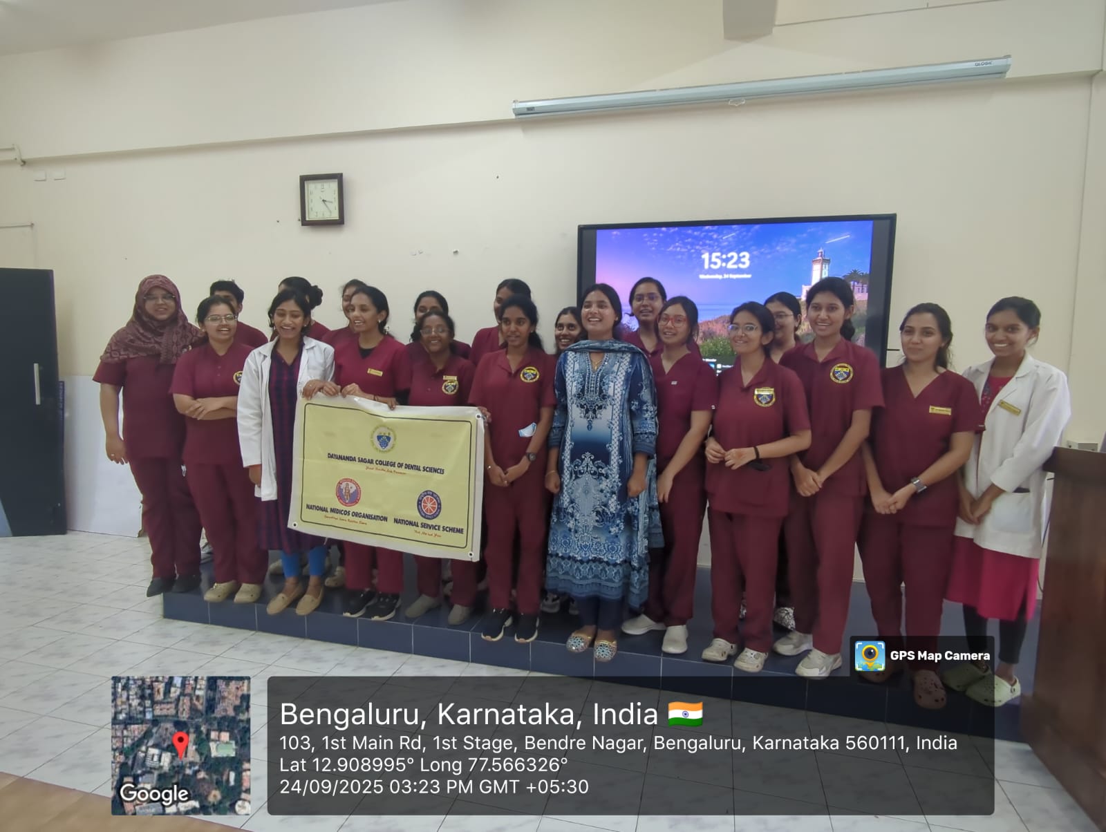 Group photo of NSS volunteers and faculty